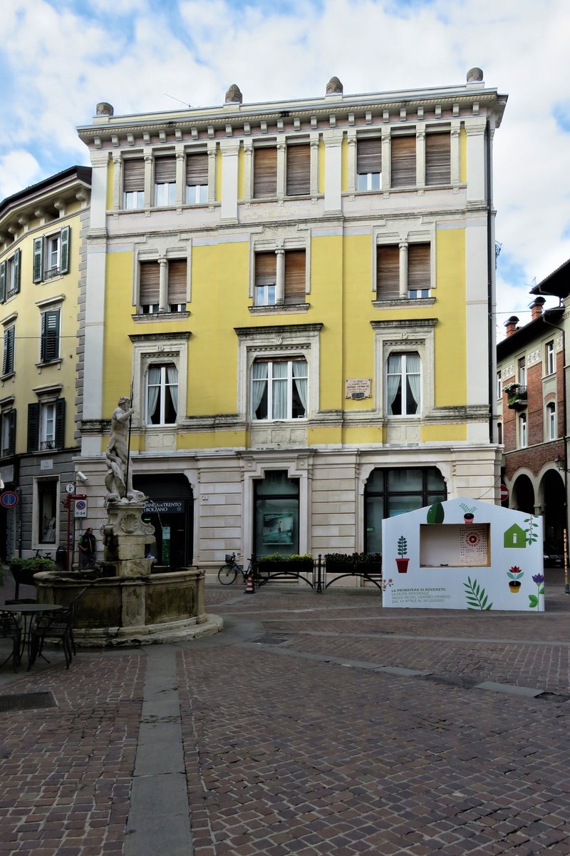 Piazza Cesare Battisti