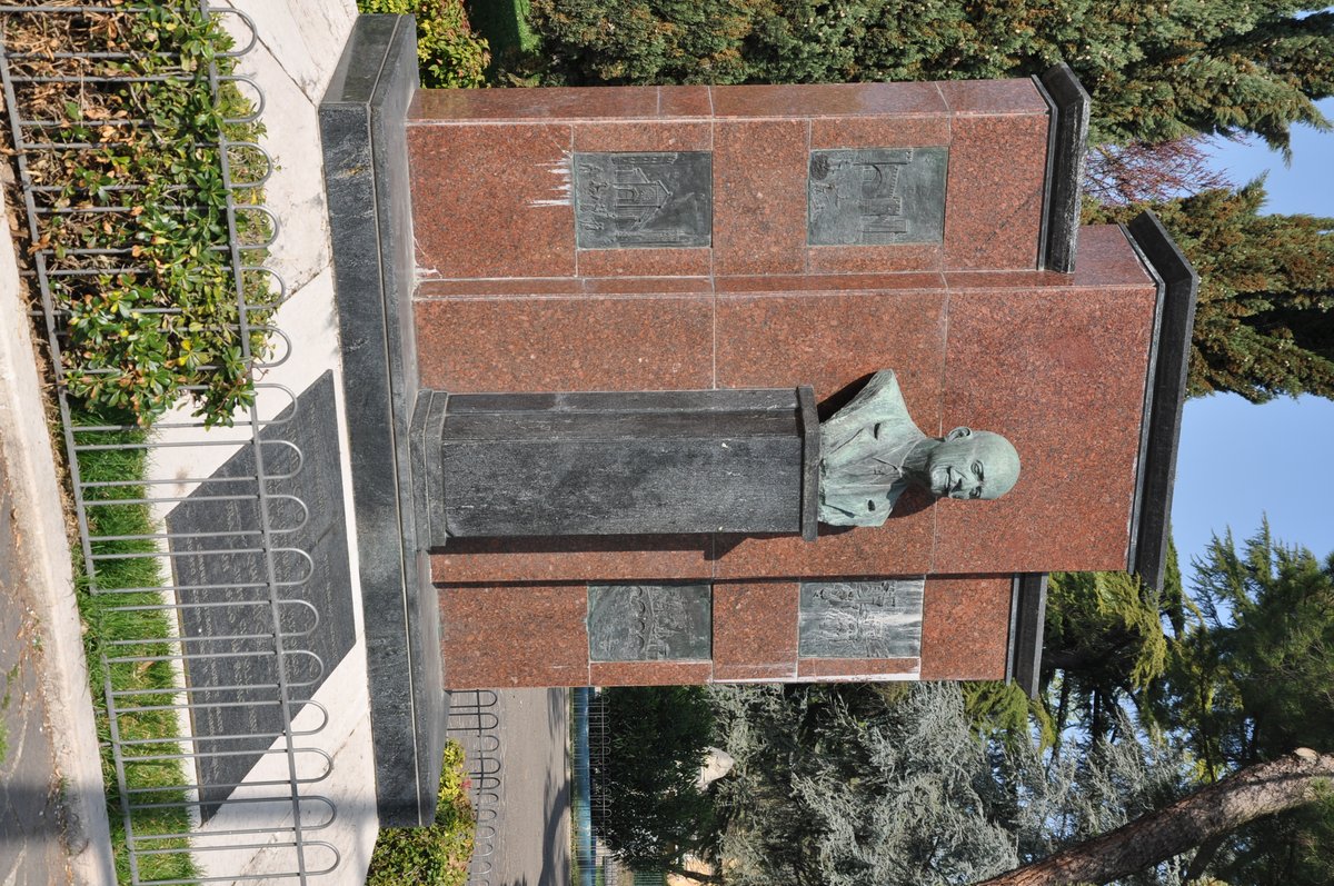 monumento a Dall'Oca Bianca