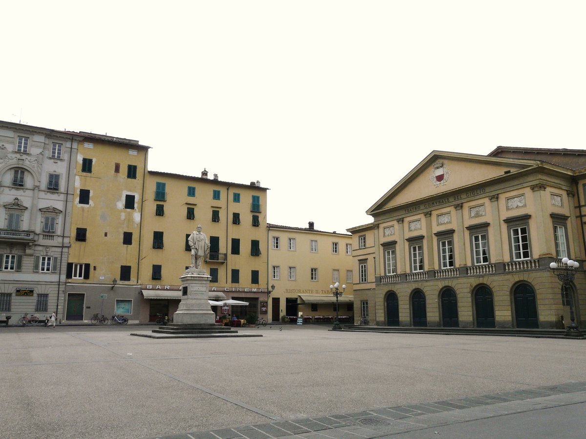 Piazza del Giglio
