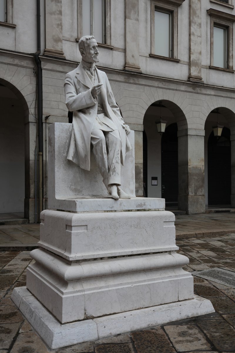 Monumento a Giulio Ricordi - 1