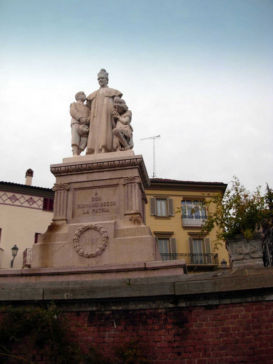 monumento di San Giovanni Bosco - Castelnuovo Don Bosco