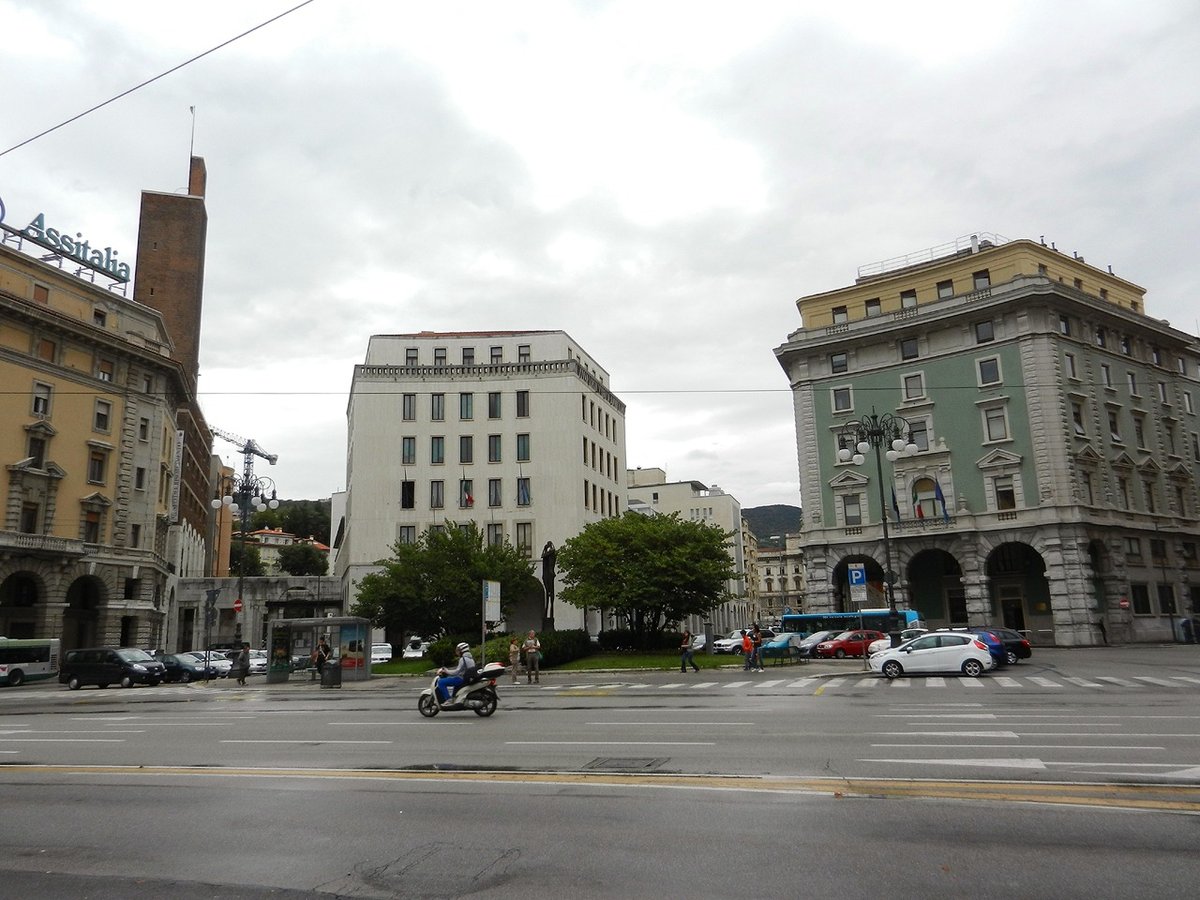 piazza Guglielmo Oberdan