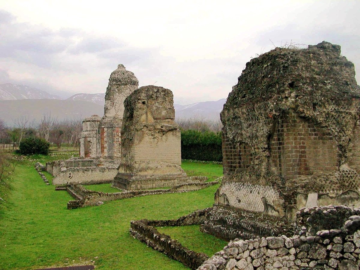 monumenti funerari di Abella - Avella