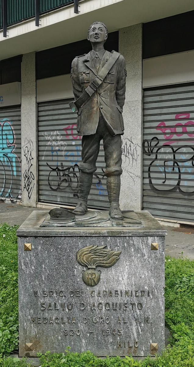 monumento a Salvo d'Acquisto - Sesto San Giovanni