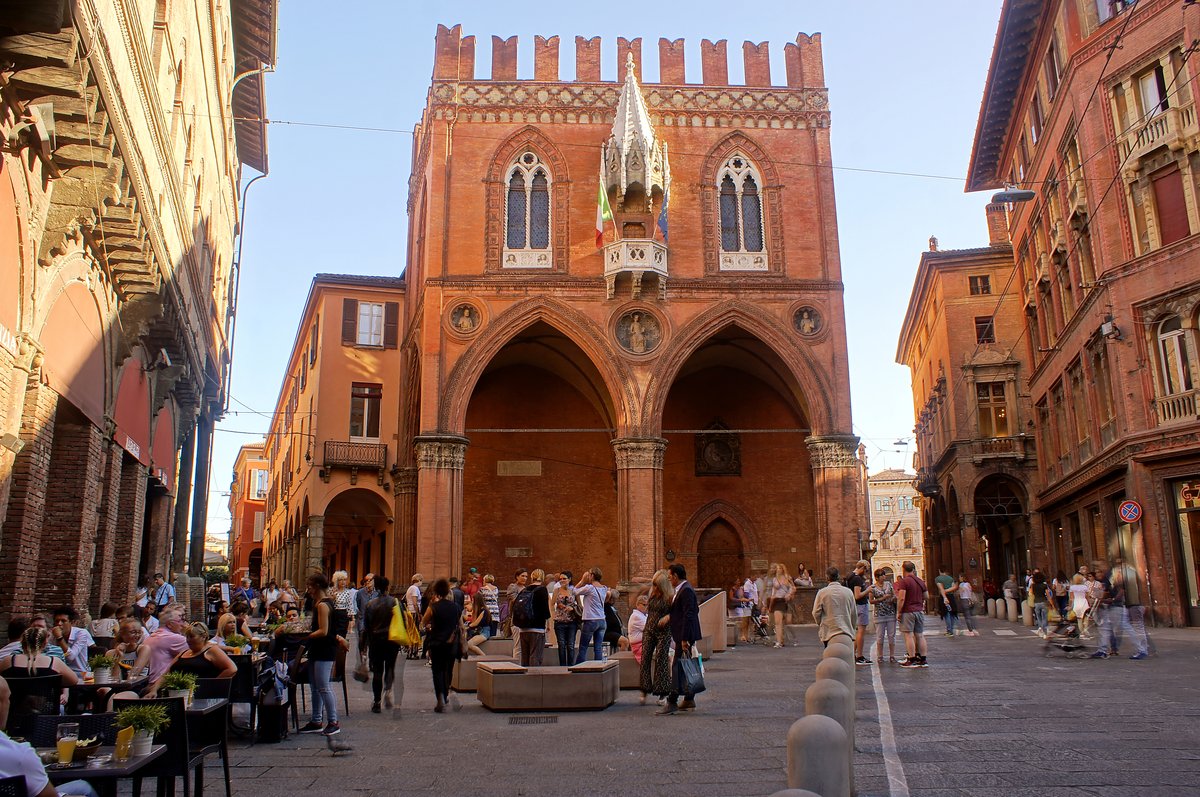 Piazza della Mercanzia