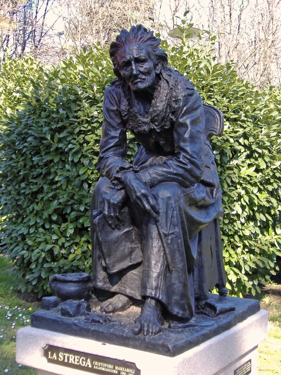 statua La Strega - Salsomaggiore Terme