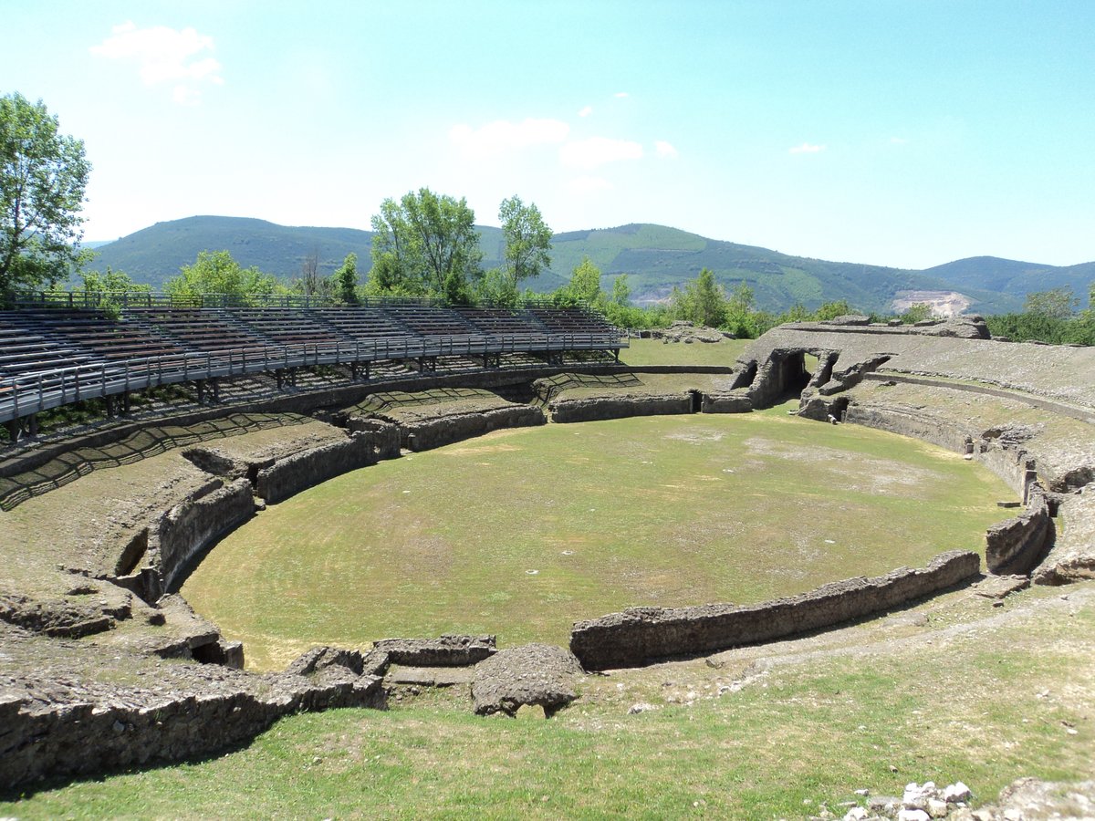anfiteatro romano di Avella - Avella