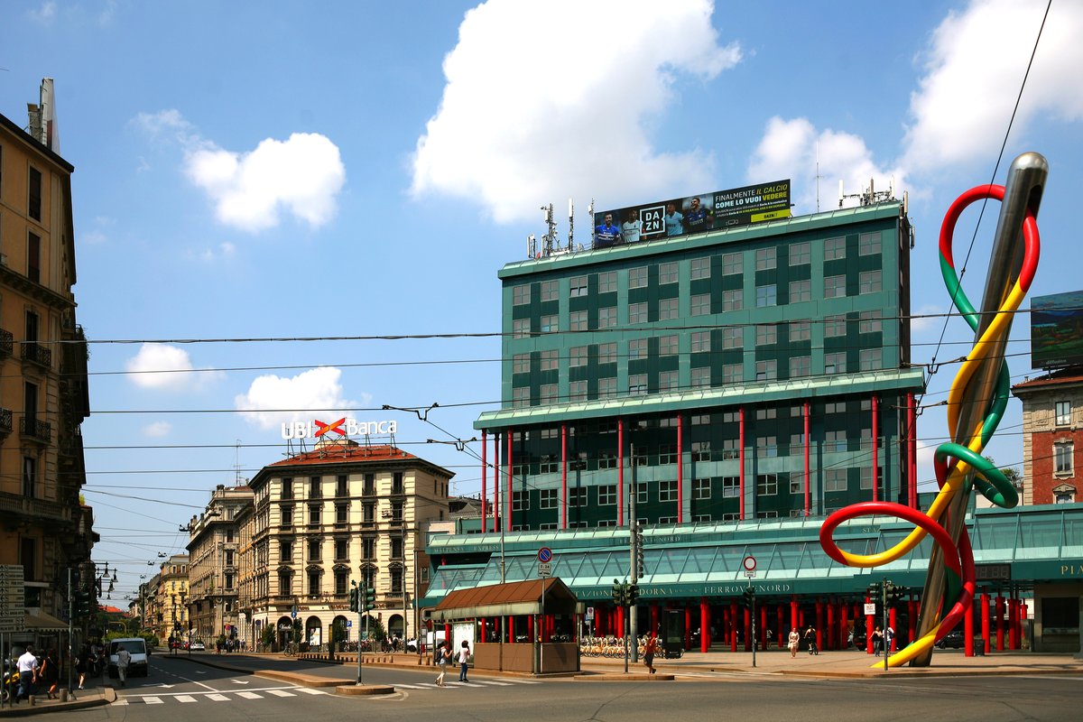 piazzale Luigi Cadorna - 1