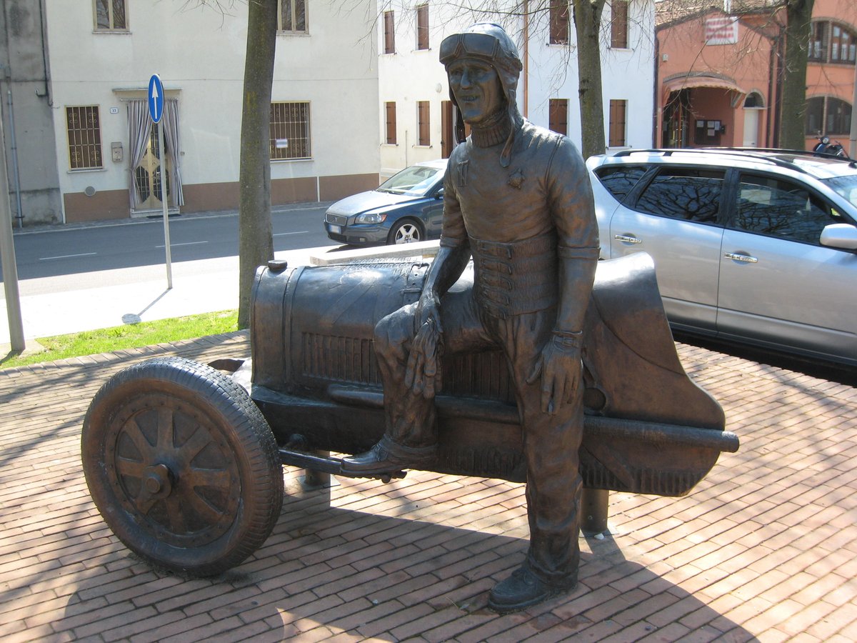monumento a Tazio Nuvolari - Castel d'Ario