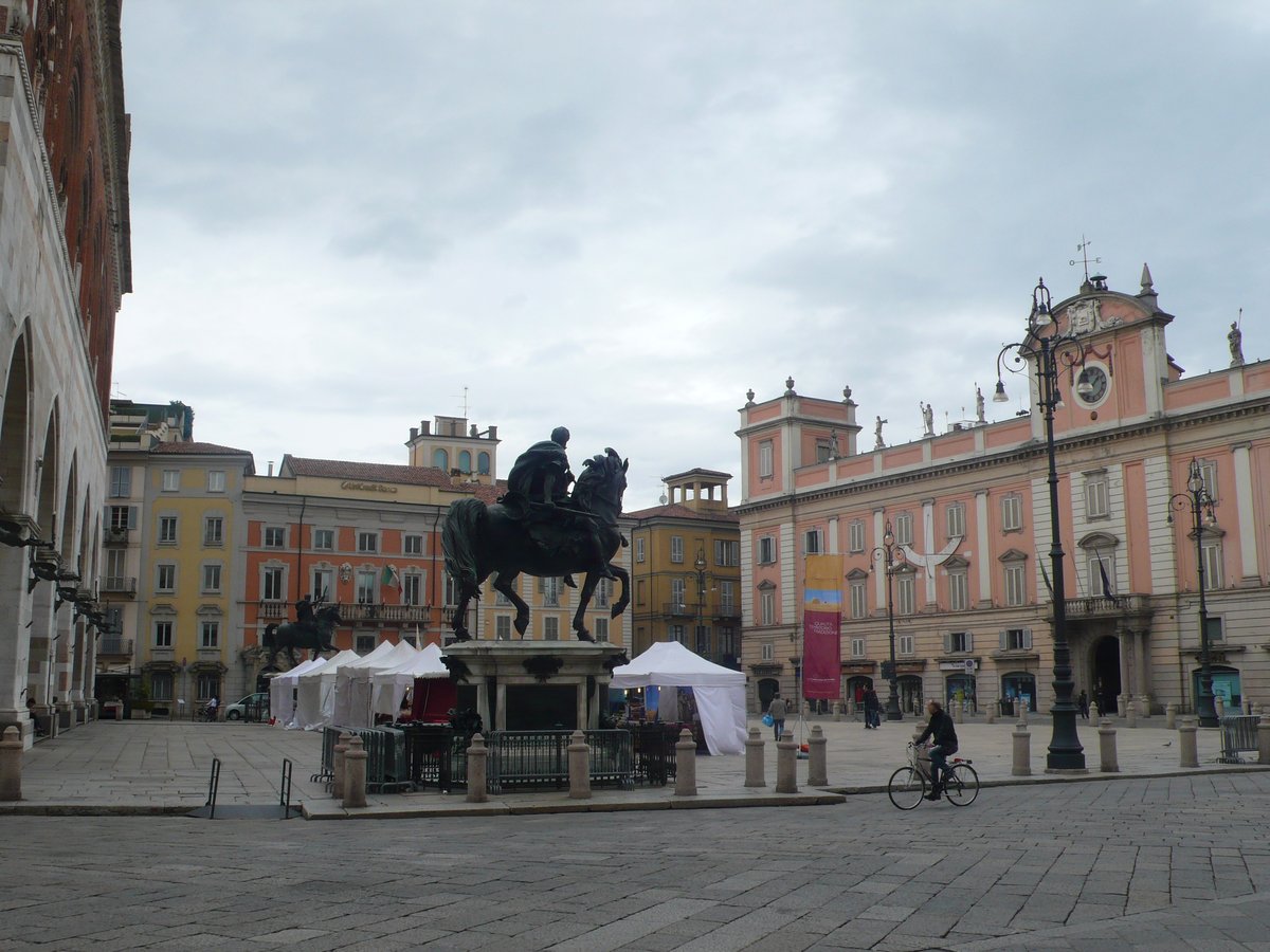 piazza Cavalli