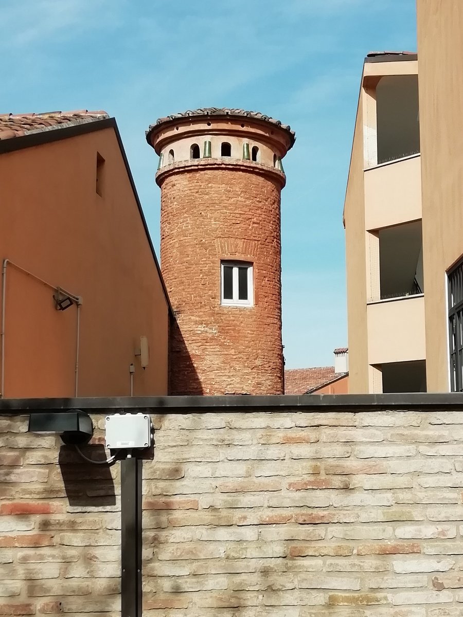 Torre Colombaia del Castellaccio ed ex Oratorio di Sant'Emidio - 1