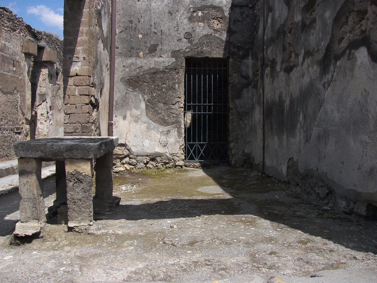 taberna di M. Noni Campani (VII.1.41) - Pompei