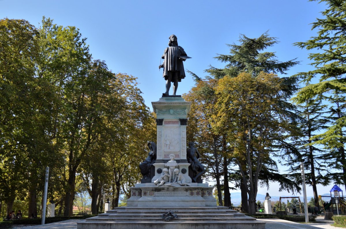 monumento a Raffaello Sanzio