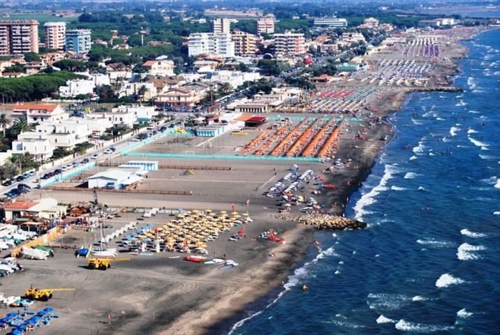 Happy Days Beach - 2