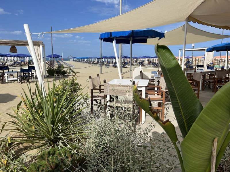 La Vela Beach Club - 2