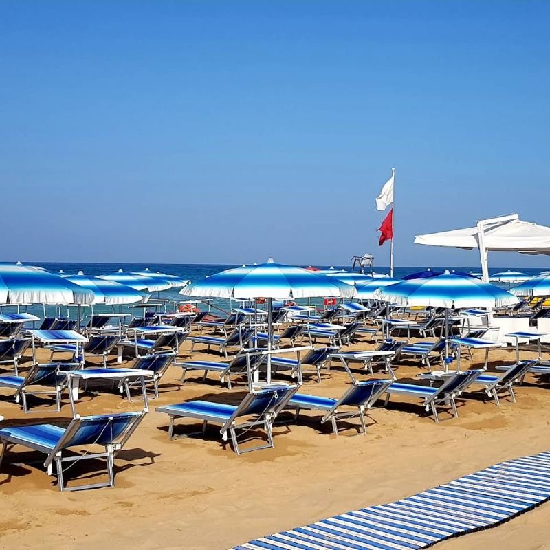 Blueout Stabilimento Balneare & Beach Bar - San Leone