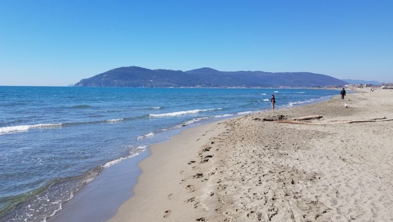 Spiaggia Libera La Rotonda - Carrara