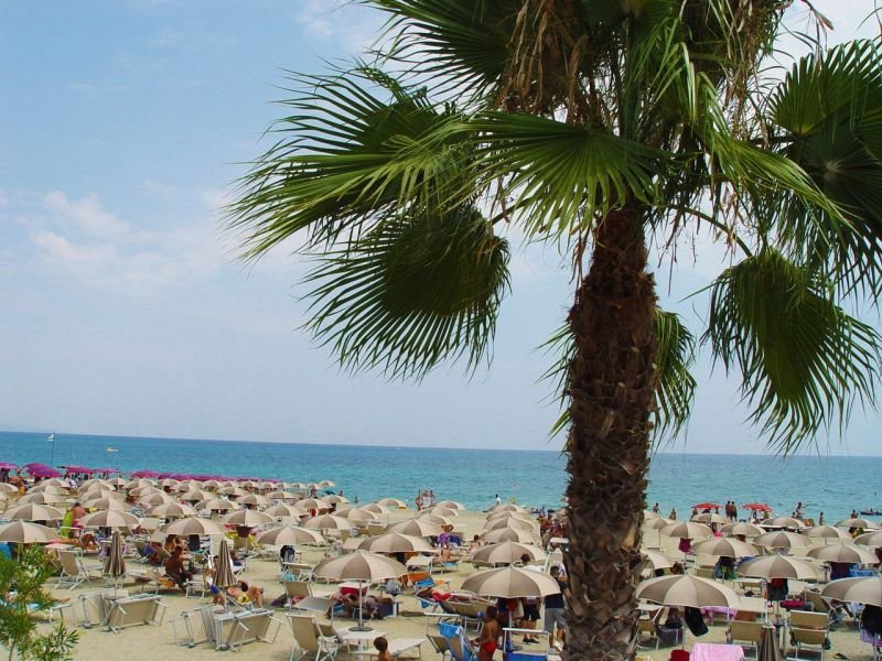 La Playa Del Sol - 2