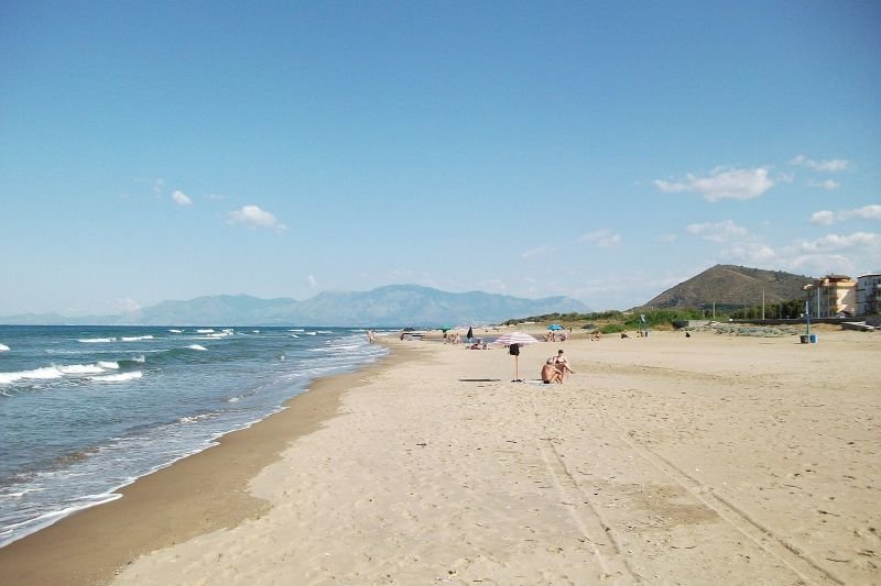 Spiaggia Libera Di Mondragone - 2