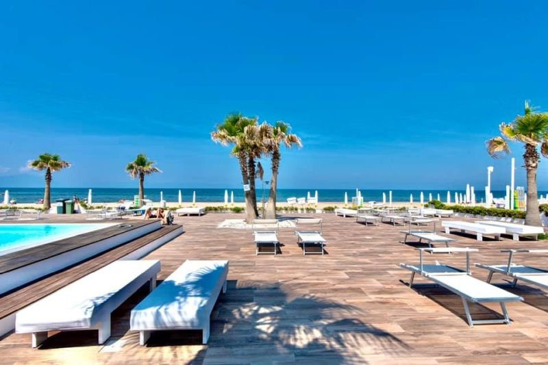 Vittoria Beach Club