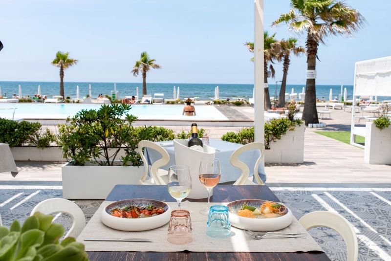 Vittoria Beach Club - 2