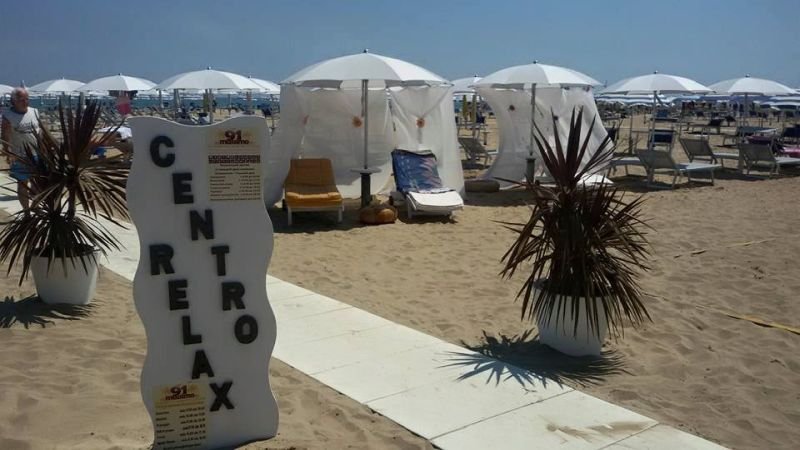 Spiaggia 90 e Bagni 91 Massimo - 1