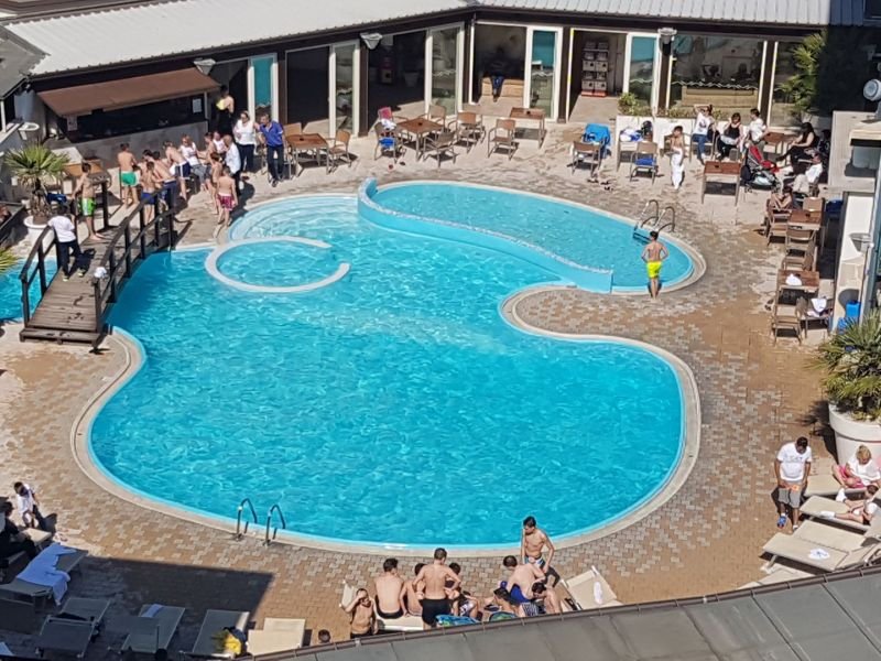 Beach Club 15