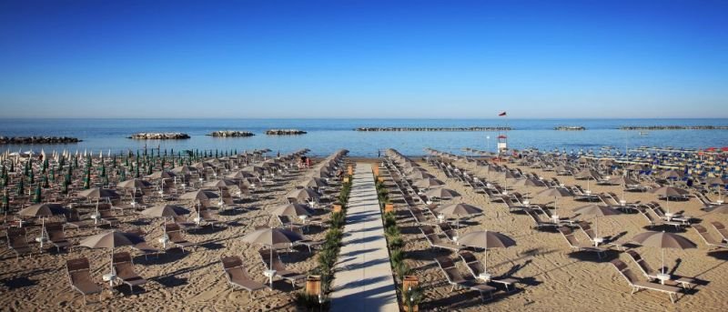 La Spiaggia Beach & Restaurant - 1