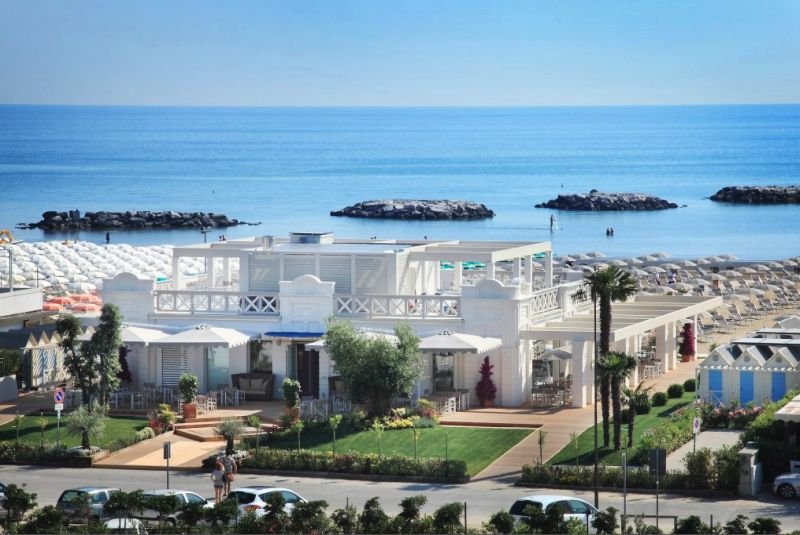 La Spiaggia Beach & Restaurant - 2