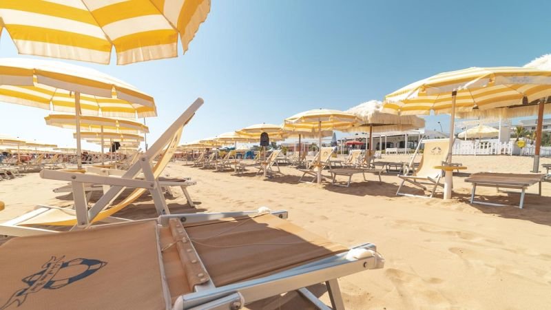 Happy Days Beach - 5