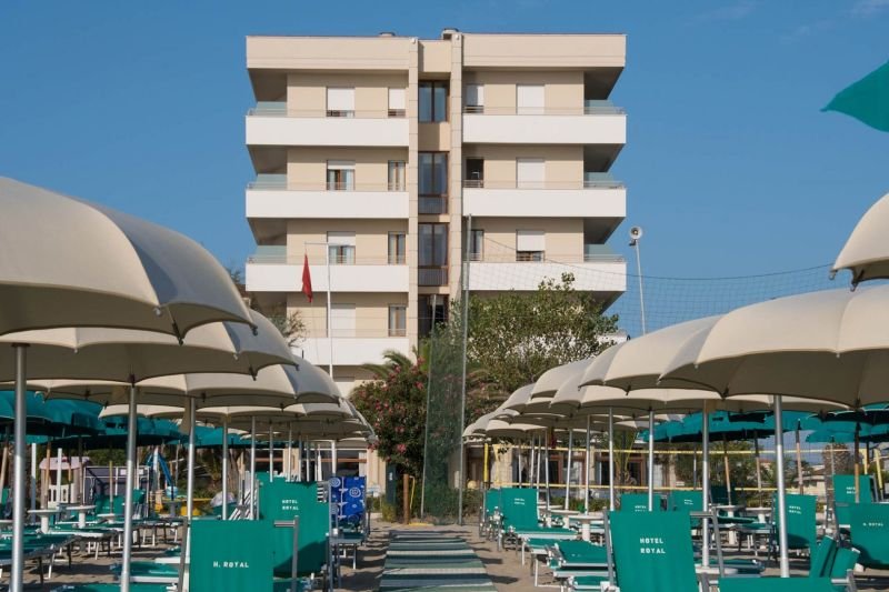 Hotel Royal - 4