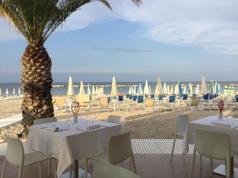 Noa Beach Club - 2