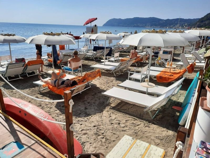 Bagni Corner Beach - Alassio