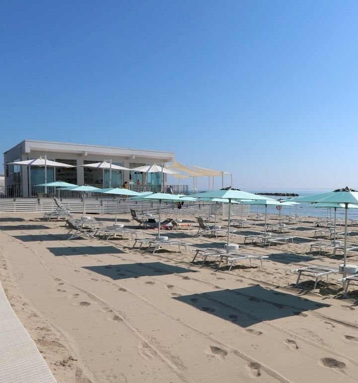 Uma Beach Club - 2