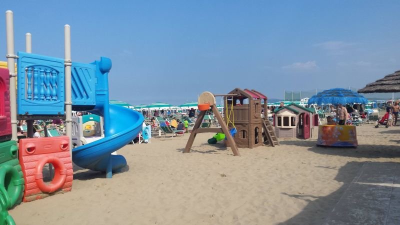 Spiaggia (130-131)