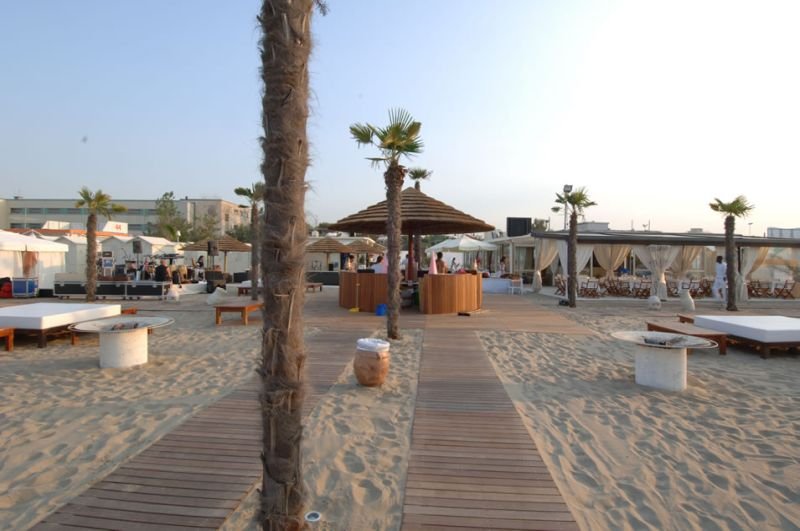 Flamingo Beach 45
