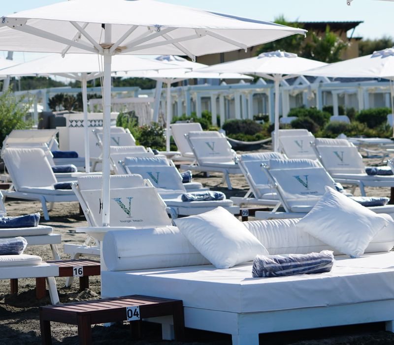 V Lounge Beach