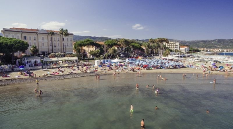 Spiaggia Libera Al Mappamondo