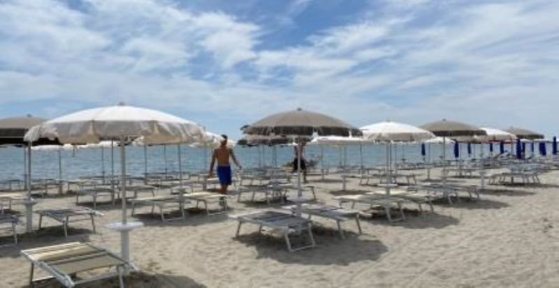 Pinguino Beach Club - 2