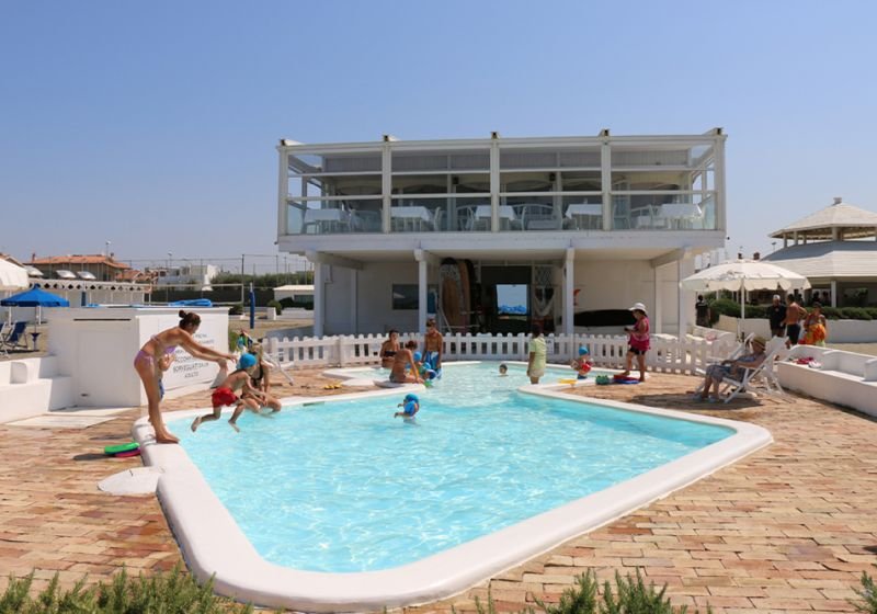 Albos Club Piscina