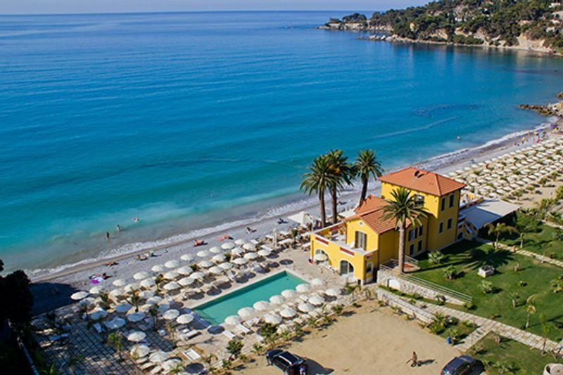 Villa Eva Restaurant & Beach - 5
