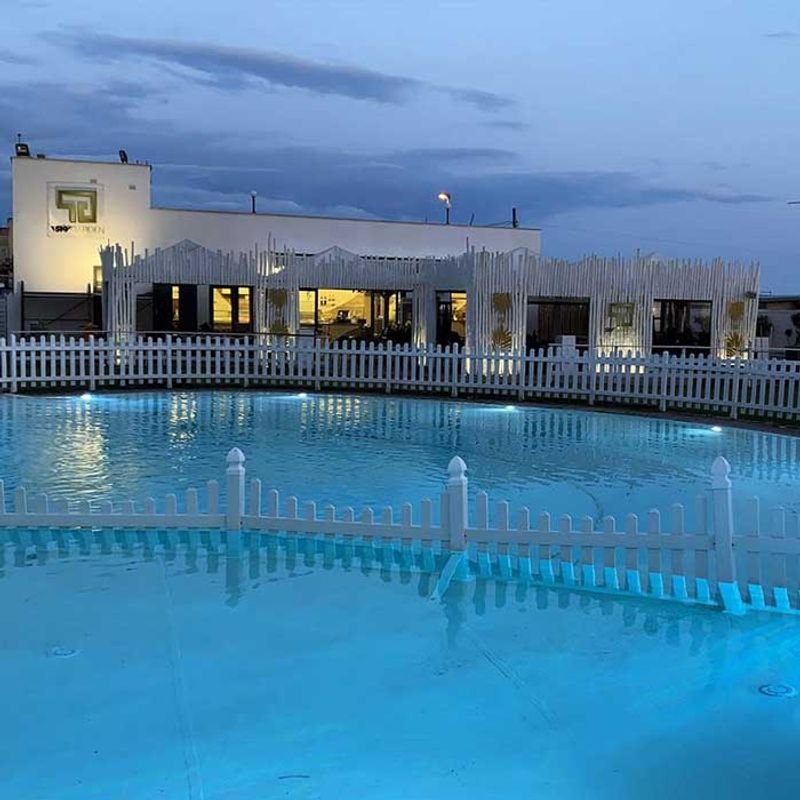 Sky Garden Luxury Beach - 3