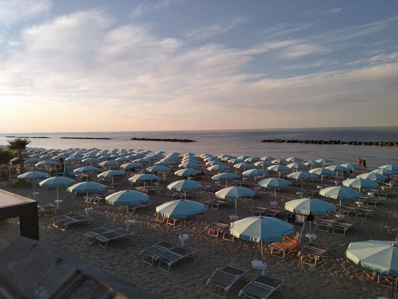 La Nella Beach Experience