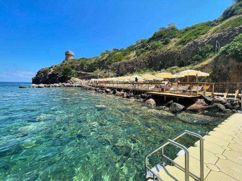 Grotta Beach - Capraia Isola