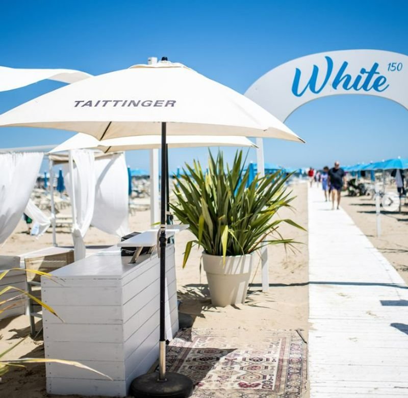 White Beach & Restaurant