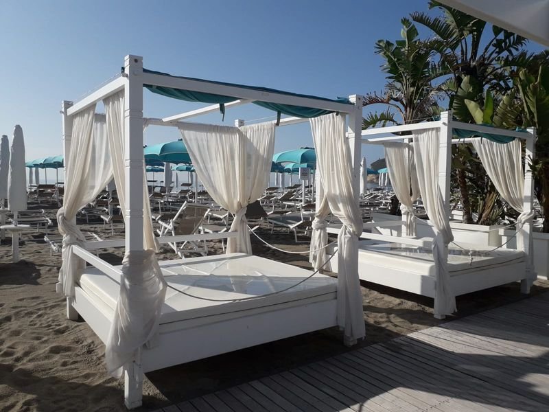 Emerson Beach Club - 2