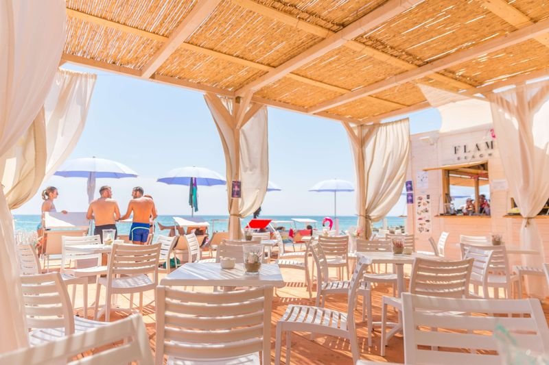 Flamingo Beach Club - 3