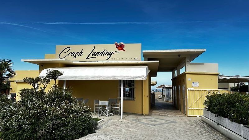 Crash Landing Beach Bar 49 - 3