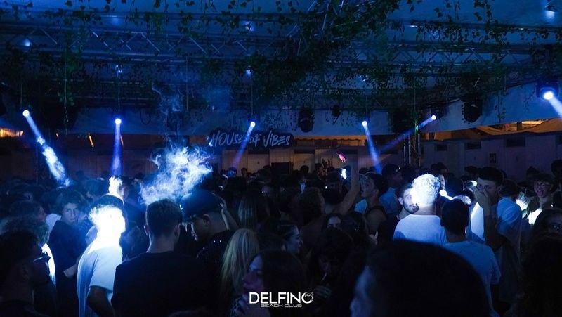 Delfino Beach Club - 3