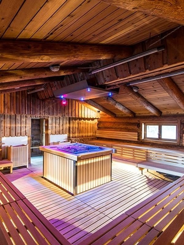 Cron4 Hallenbad & Sauna - Riscone